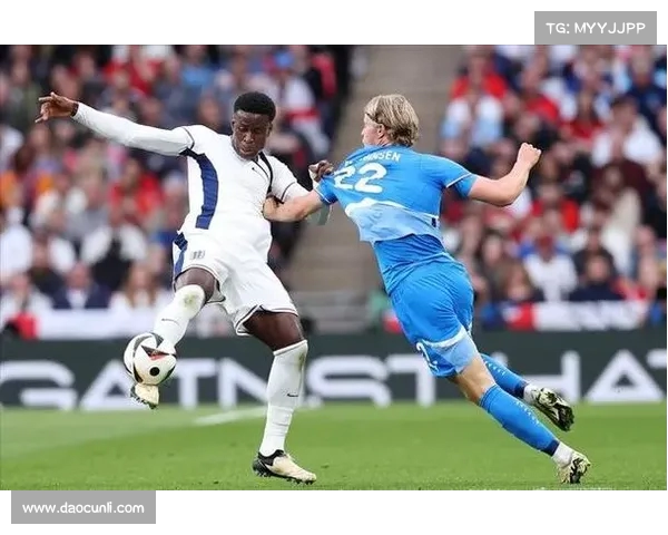 利物浦在英格兰中卫格伊争夺战中占据领先优势